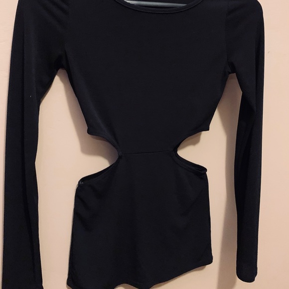 TOBI side cut out long sleeve top - Picture 2 of 4